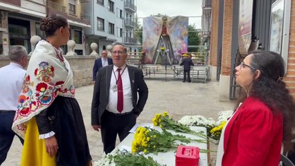 Ofrenda floral a la Virgen de San Lorenzo