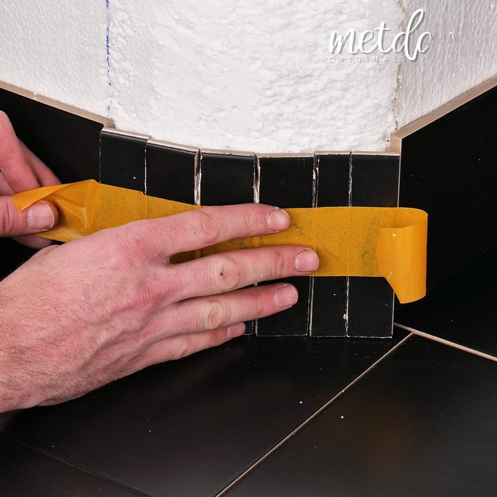 Accurate trimming for tiles in a curved wall! 💡