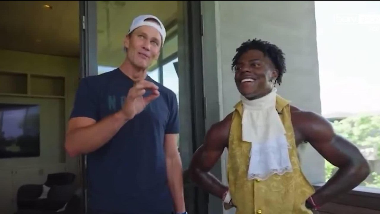 Tom Brady surprises Speed with an incredible gift A unique Cristiano Ronaldo card