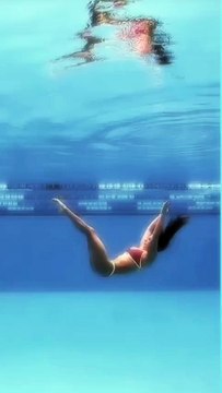 💃🌊 Extremely Talented Dancer Performing Beautifully Underwater ✨ | Mesmerizing Dance Art #shorts #shortsfeed #viral #Dance #trending