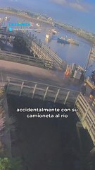 Un conductor adolescente de Massachusetts vivió un momento de pánico al caer accidentalmente con su camioneta al río Green Harbor, en Marshfield, a unas 25 millas al sur de Boston.