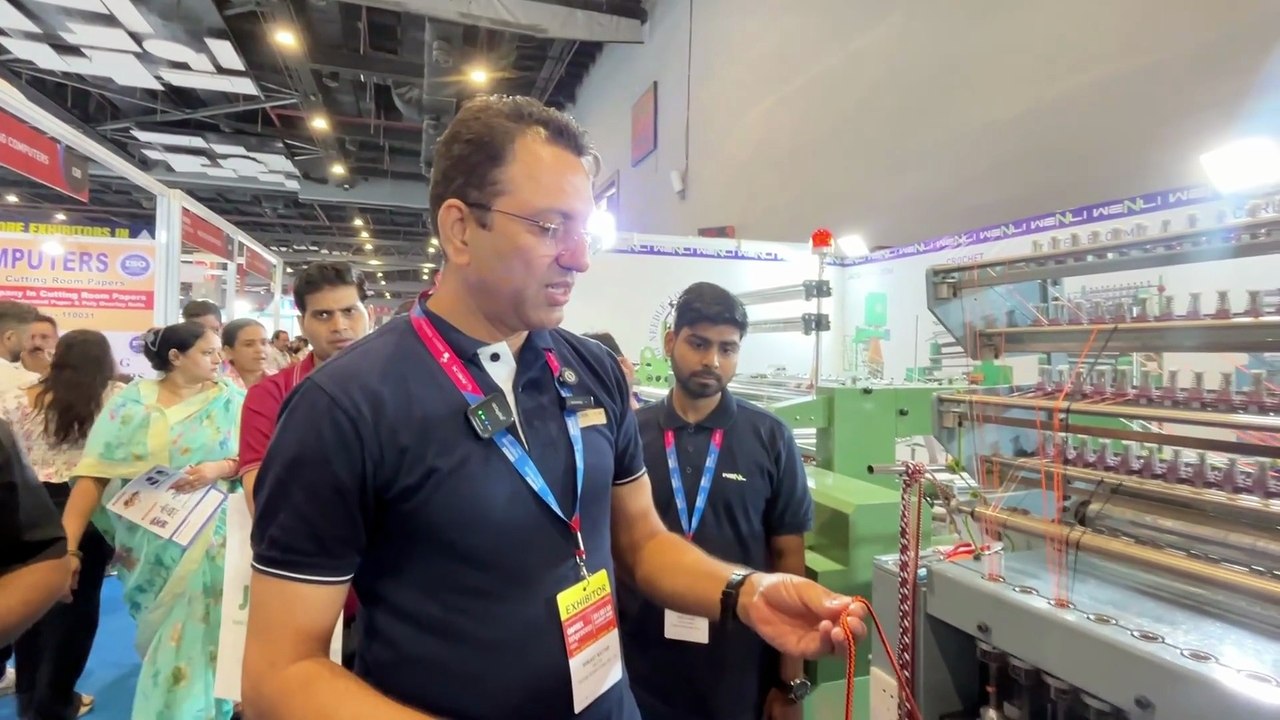 Introducing our High-Speed Knit Braid Machine – the ultimate solution for textile manufacturers & business owners!