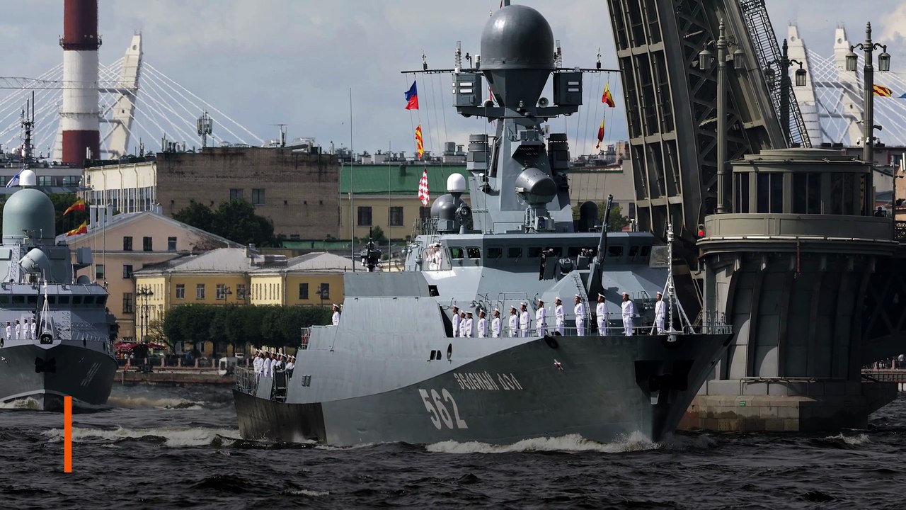 Drone films attack on russian missile ship
