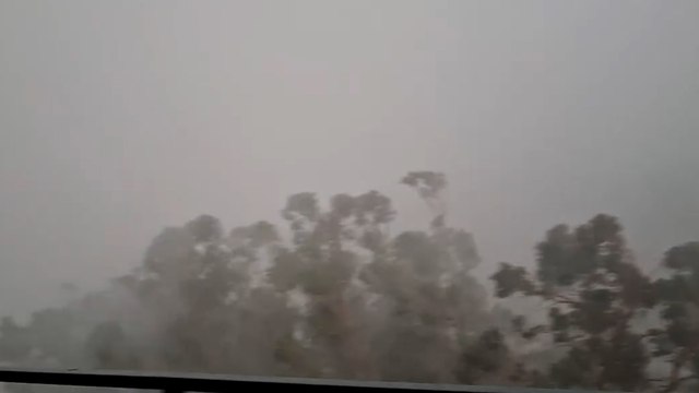 Rafales à près de 160 km/h, avion soulevé et forte pluie : les images impressionnantes des orages en Corse
