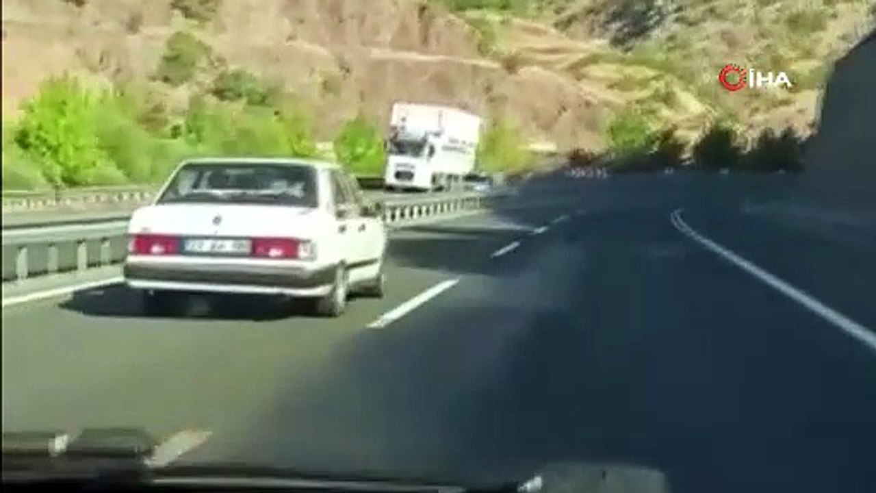 Tofaş Şahin’in seyir halindeyken tekeri koptu, facianın eşiğinden dönüldü: O anlar kamerada