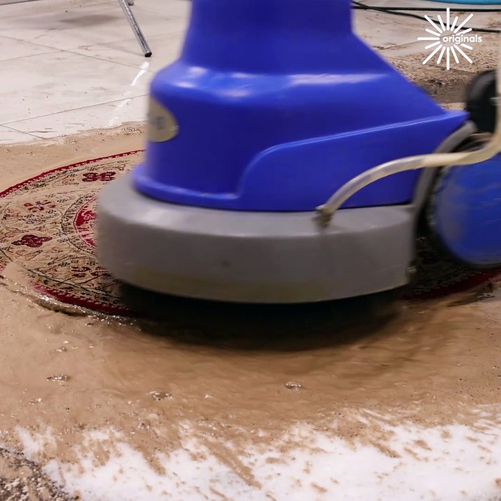 Satisfying rug cleaning reveals cool pattern! ✨