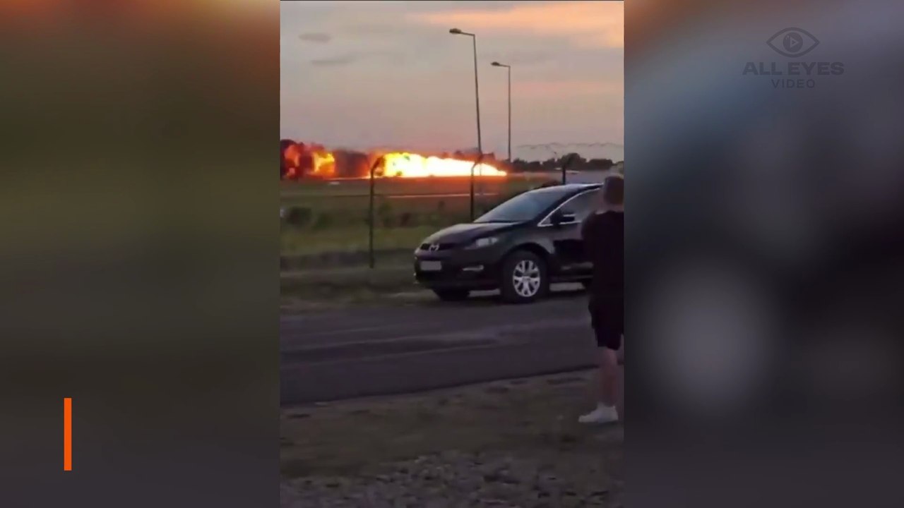 F-16 crashes during air show training