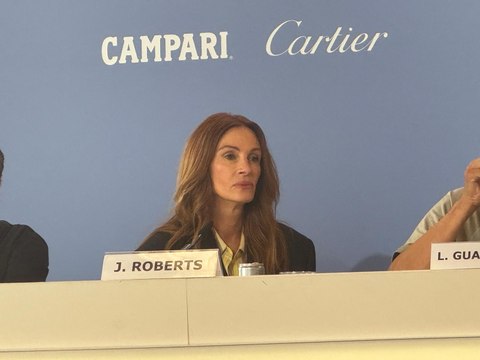 Venezia, applausi e bagno di folla per Julia Roberts