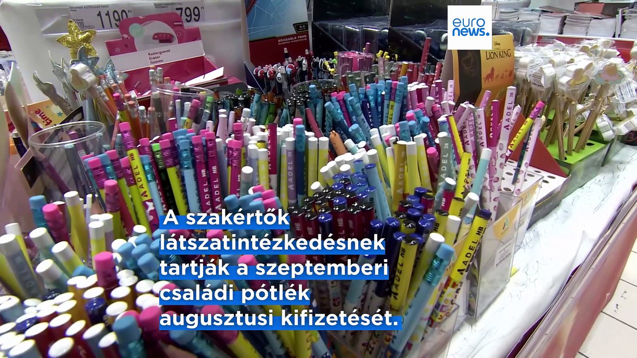 Magyarországon ingyen tankönyv, a határon túl fejenként százezer forint az iskolakezdési támogatás