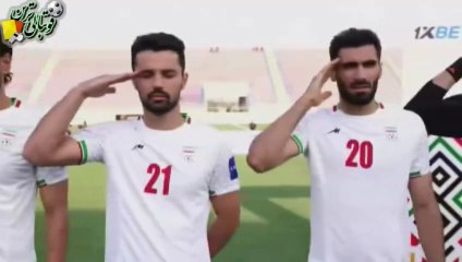سلام نظامی بازیکنان تیم‌ملی در آغاز بازی مقابل افغانستان