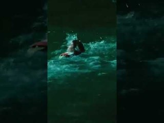 كان خائفًا جدًا عندما رآه في البحر#بنات_الشمس  #shorts