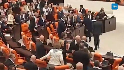 TBMM Genel Kurulu Gazze için toplandı: Özgür Özel, Devlet Bahçeli’yle tokalaştı