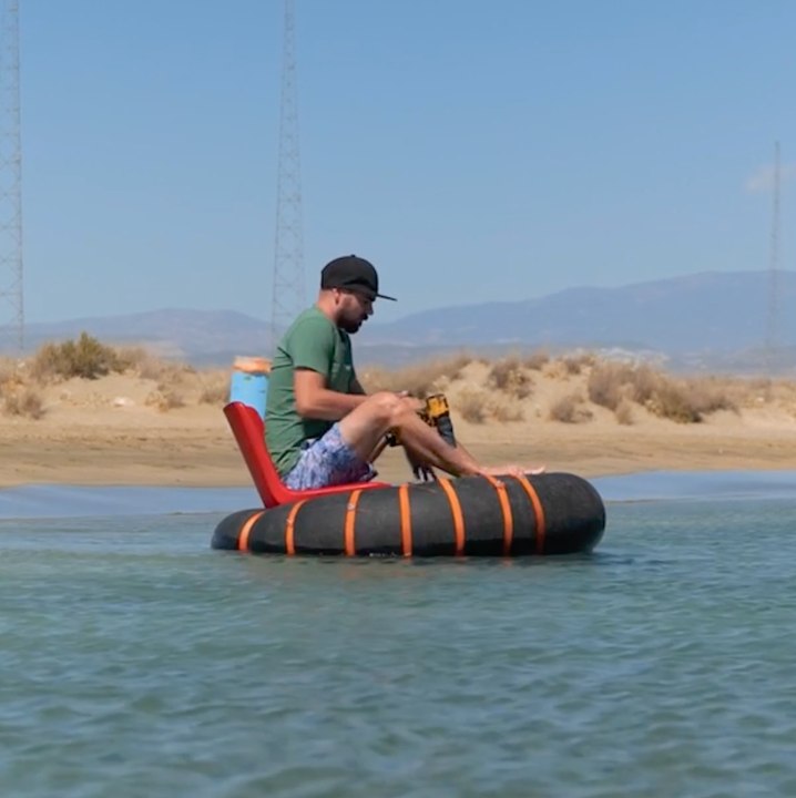 FAIT GÉNIE MAISON ! Un bateau en chambre à air qui zoome 💨🛞🛞💨🛞🛞💨🛞💨🛞
