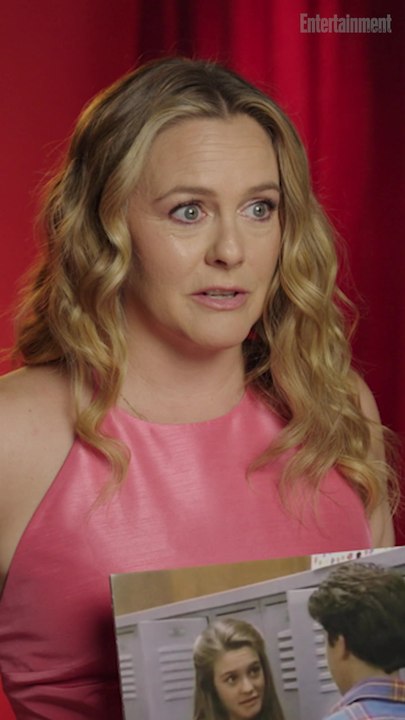 Did Alicia Silverstone Give Fred Savage a Fake Phone Number?