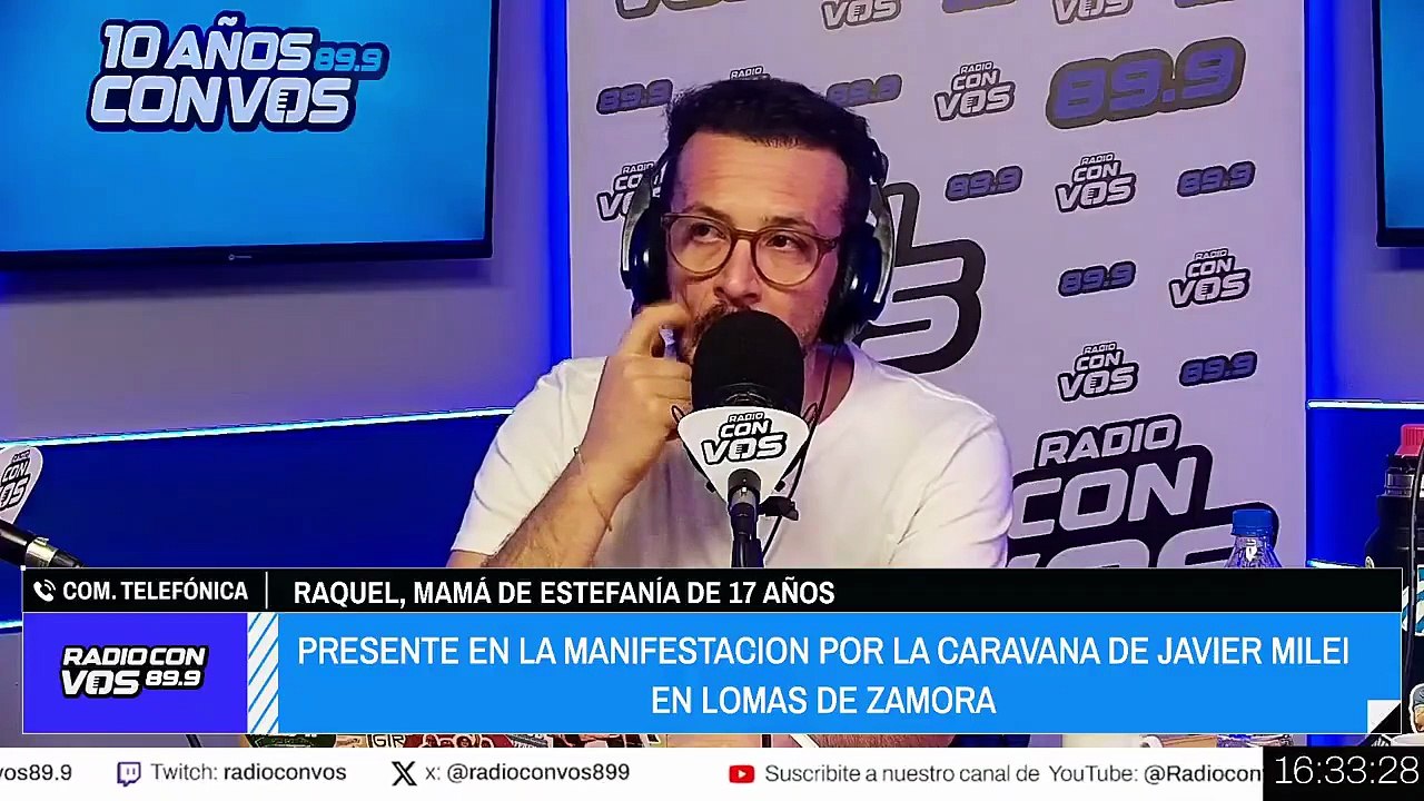 Raquel, vecina de Lomas de Zamora, relató en un programa radial: “Desde la camioneta donde iba el Presidente nos gritaban ‘negros de mierda’