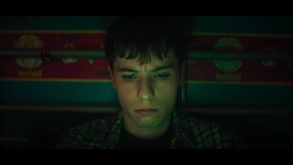 What It Feels Like for a Girl - Tráiler español