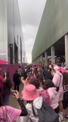 Oli se promène tranquillement dans son festival avec Léna Situations 🤣