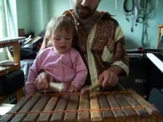 Anouk la musicienne.