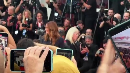 Mostra del cinema di Venezia, sul red carpet arriva Julia Roberts