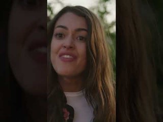 فراشة نسي الكمان في السيارة 😱 | مسلسل حكاية بودروم #حكاية_بودروم #bodrummasalı #kanald #shorts