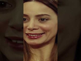 بيرنا بتصور لقاء صحفي حصري 😂 | مسلسل الاسم المستعار #الاسم_المستعار #KodAdı #kanald #shorts