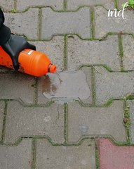Oddly satisfying cleaning dirty tiles! 🧼