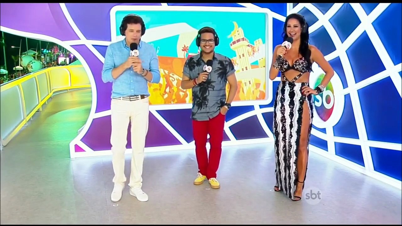 Cavaluda Livia Andrade e Hellen Ganzarolli no FlyBoard