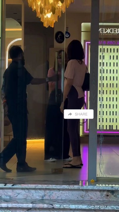 Bollywood Actress Rhea Chakraborty was Spotted Bandra Mumbai🔥😍❤️#rheachakraborty #bollywood #actresses #actressreels