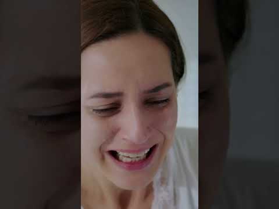 أصلان بيحاول يواسي زمرد 😭 | مسلسل رائحة طفل #رائحة_طفل #evlatkokusu #kanald #shorts