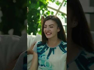 نازلي من التوتر صارت تضحك بطريقة هستيرية 🙄 | مسلسل بنات الشمس 🌞 #handeerçel #shorts #güneşinkızları