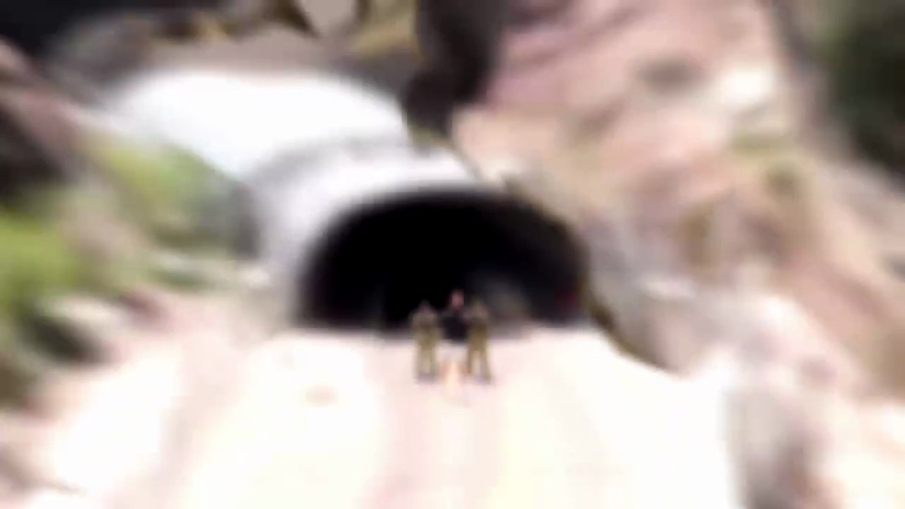 $1 vs $1,000,000,000 Nuclear Bunker!