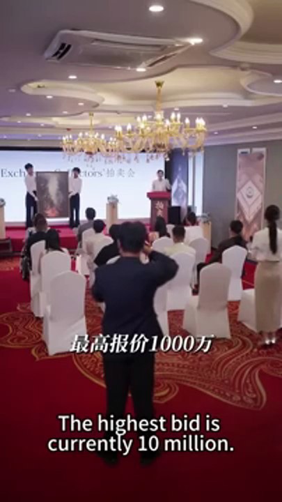 《三分乖》Before wedding, she discovered his affair with her sister, she married another man, he regretted it （下）訂婚宴上發現渣男和同父異母的姐姐有一腿，她不哭不鬧拱手相讓「既然姐姐喜歡垃圾，那就送你了」，三個月後京圈最奢華的宴會上她被頂級權貴摟腰宣布婚訊，渣男氣瘋卻換來她一聲冷笑：臟東西，滾遠點！