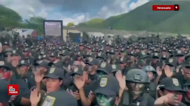 Venezuela Devlet Başkanı Maduro, ABD savaş gemilerine güç gösterisi yaptı