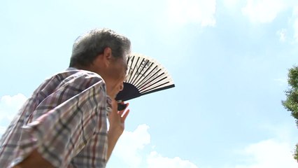 [날씨] 무더위 속 '매운 열기' 가득한 도심 광장...내일은 전국 비 / YTN