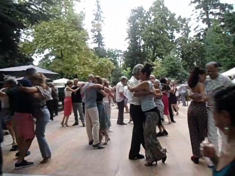 Tango au  jardin Massey    jeudi 21 aout 2025 de 18h30 à 19h30 Gratuit avec Apéro