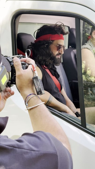 Exclusif - Cyril Hanouna tourne la bande annonce de sa nouvelle émission "Tout Beau, Tout N9uf (TBT9)" qui arrivera à la rentrée prochaine sur W9 au Bois de Boulogne avec Valérie Bénaïm et Raymond Aabou, Paris le 20 juin 2025. © Jack Tribeca / Bestimage