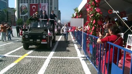 İzmir’de 30 Ağustos Zafer Bayramı coşkuyla kutlandı