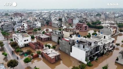 Inondazioni in Pakistan: a Lahore i danni maggiori causati dalle piogge monsoniche