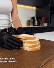 Homemade chocolate-banana bread triangles 😋🍫