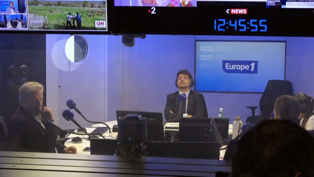 «Si un président de la République devrait démissionner, alors la pression populaire s'exercerai sur son successeur» affirme Eric Revel