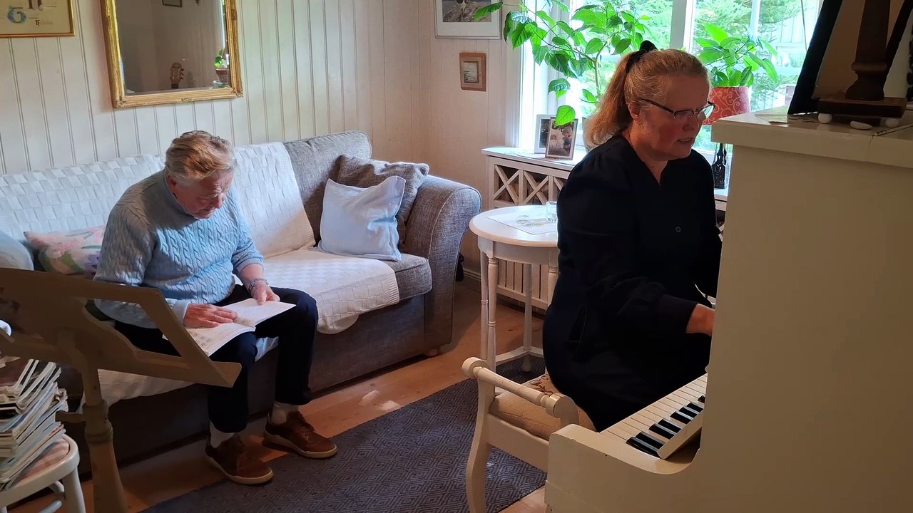 Där som Rosor Aldrig Dör.  Hanna och hennes pappa Arne. 23 Aug. 2025