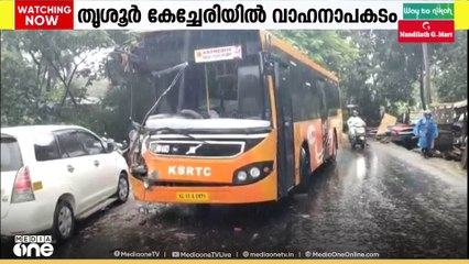 തൃശൂർ കേച്ചേരിയിൽ സ്വകാര്യബസും KSRTC ലോഫ്ലോർ ബസും കൂട്ടിയിടിച്ച് 15 പേർക്ക് പരിക്ക്