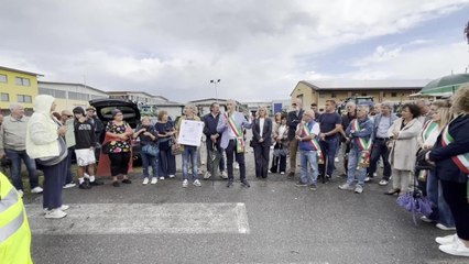 Offlaga, in 300 contro l'impianto rifiuti