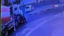 Motosiklet sürücüsünün ölümden kıl payı kurtulduğu anlar kamerada