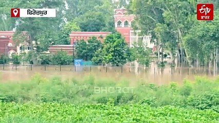 ਸਤਲੁਜ ਨਾਲ ਘਿਰੀਆਂ ਕਈ ਬੀਐਸਐਫ ਚੌਕੀਆਂ ਅਤੇ ਵਾੜਾਂ, ਡੀਸੀ ਨੇ ਲਿਆ ਜ਼ਾਇਜਾ