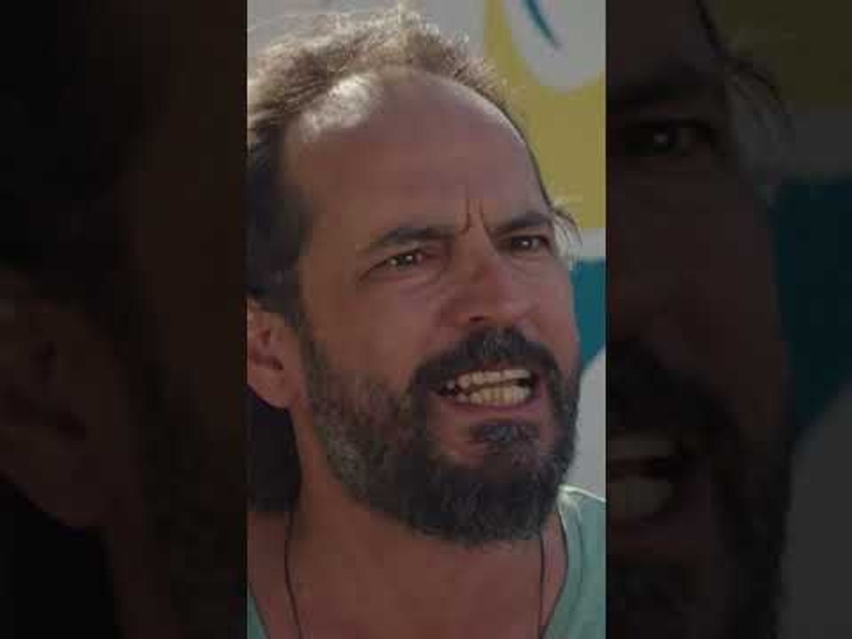 من متى صرت زلمة كبير يا فراشة ؟ 😡 | مسلسل حكاية بودروم #حكاية_بودروم #bodrummasalı #kanald #shorts