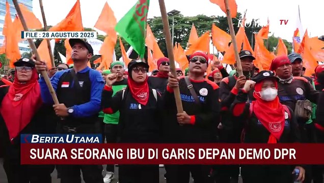 Heboh! Seorang Ibu Maju di Garis Depan Demo DPR Senayan Meski Dihujani Gas Air Mata