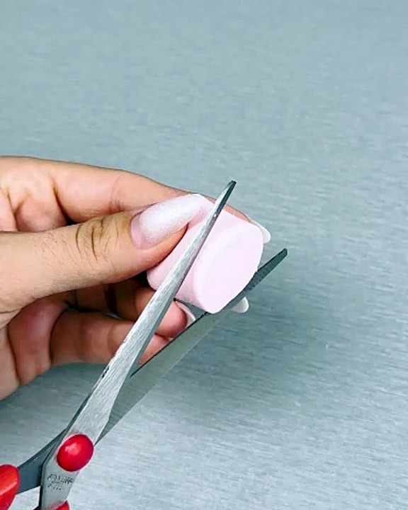 Amazing marshmallow flower cupcake decorations! 🌺🧁