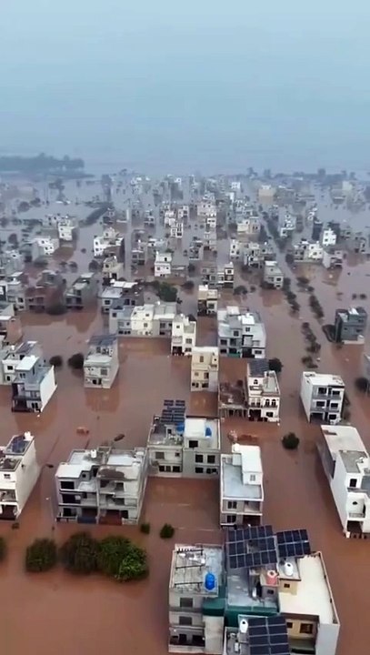 Lahore inondée : vue spectaculaire sur la catastrophe du 29 août 2025