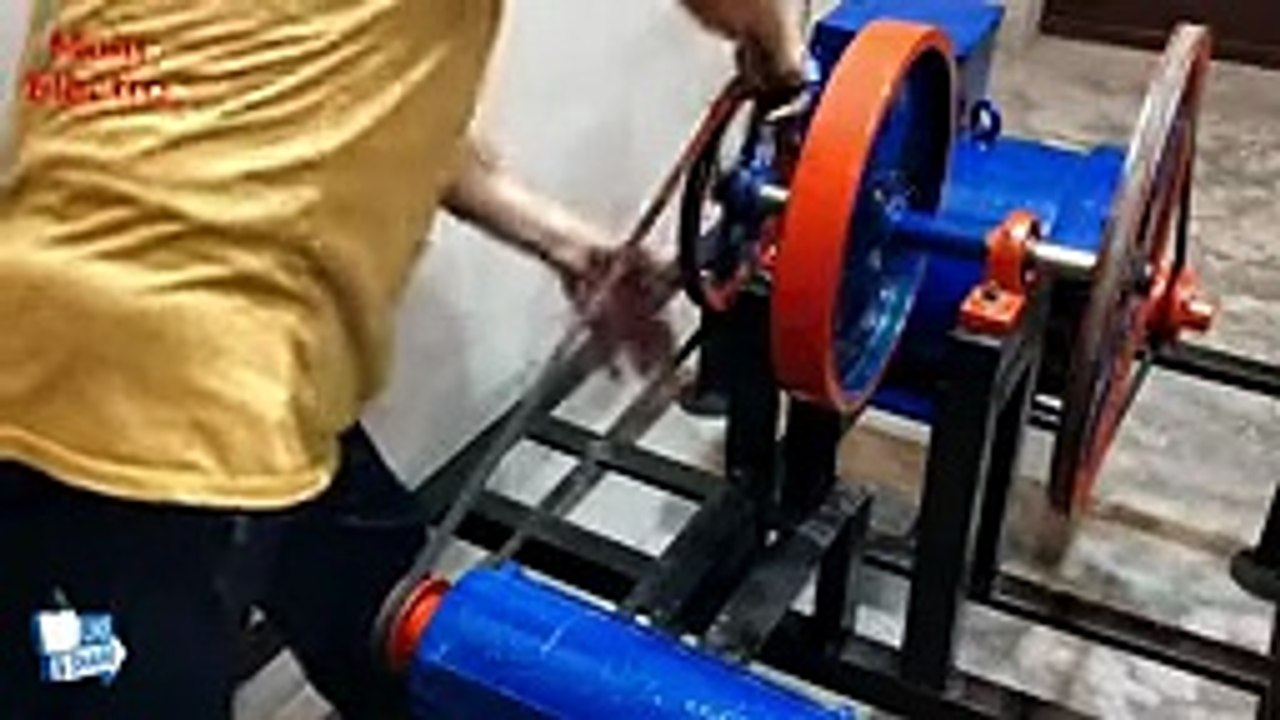 How To Make 12 KW 220 Volt SOLAR Power Generator Using 580 Watts Panels At Home